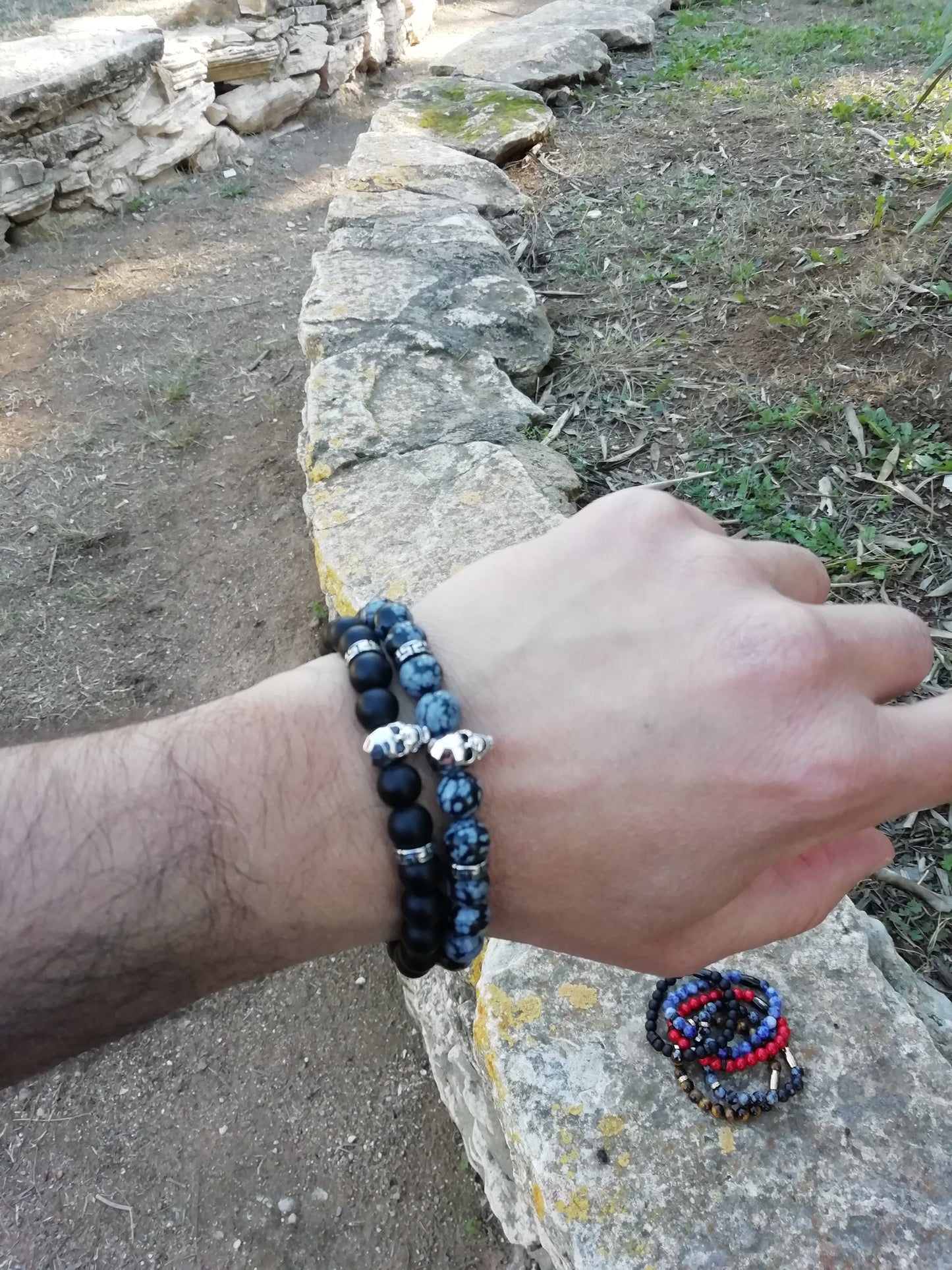 Silver Skull obsidian snowflakes.