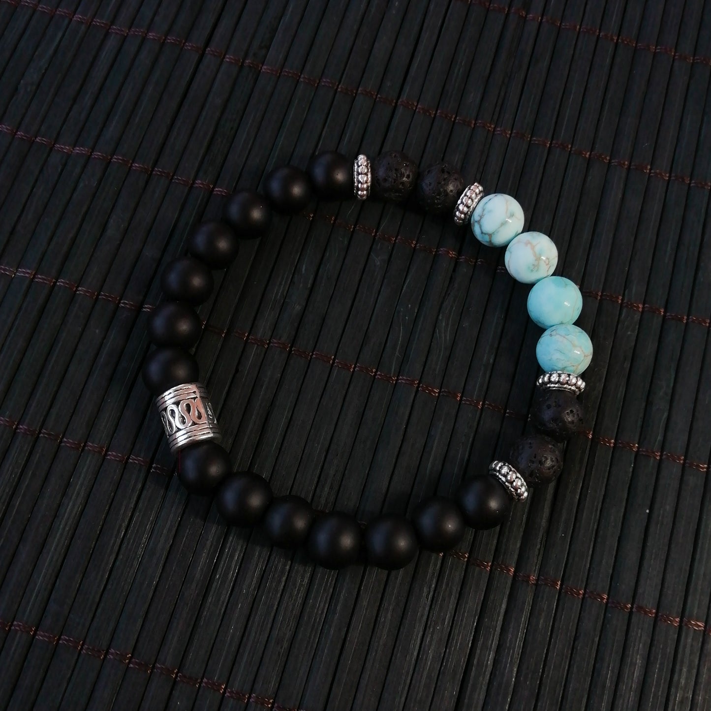 PULSERA AQUA Con Onix mate, turquesa y Volcánica.